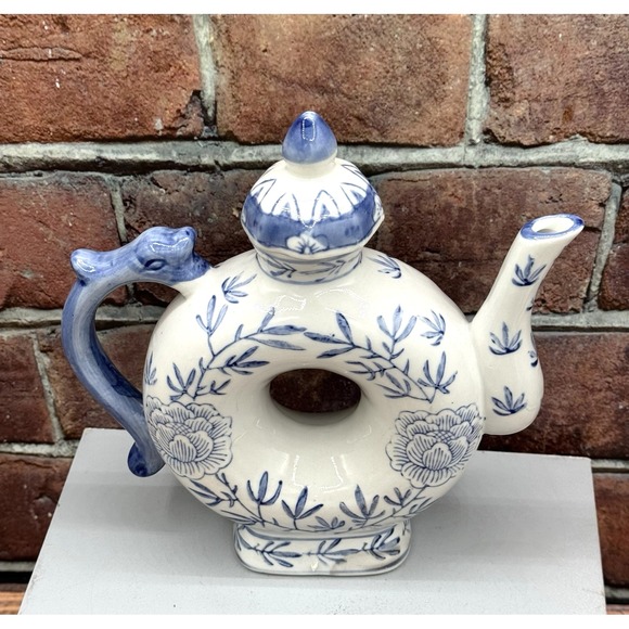 Vtg Chinoiserie Donut Hole Porcelain Tea Pot Blue White Asain Dolphin Handle - Picture 2 of 11